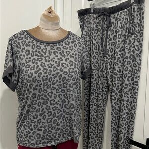 Lucky Brand 2-piece Leopard/ Animal Print Pajama Set |Size XL